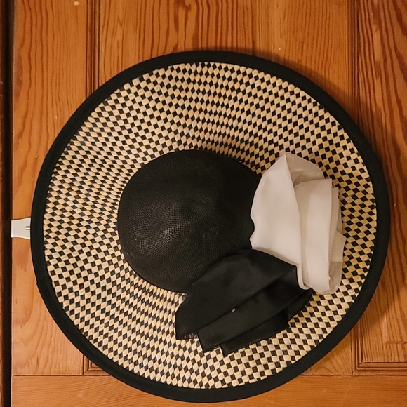 Kentucky Derby Inspired Sun Hat - Picture 1 of 3